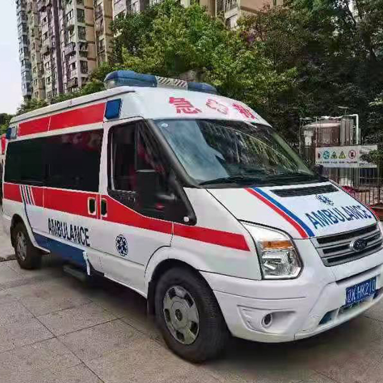 东乌珠穆沁长途救护车护送病人返乡